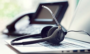 Telefone und Headsets